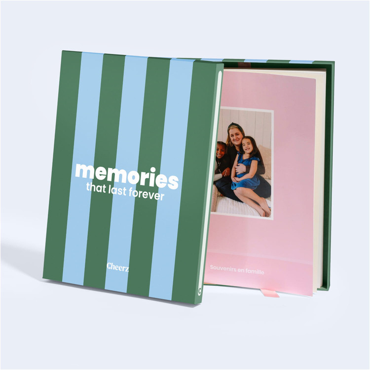 Hardcover Photo Album and its gift box Cheerz 1
