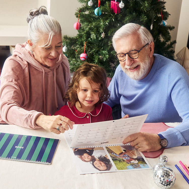 A4 Double-Page Calendar  Cheerz 3