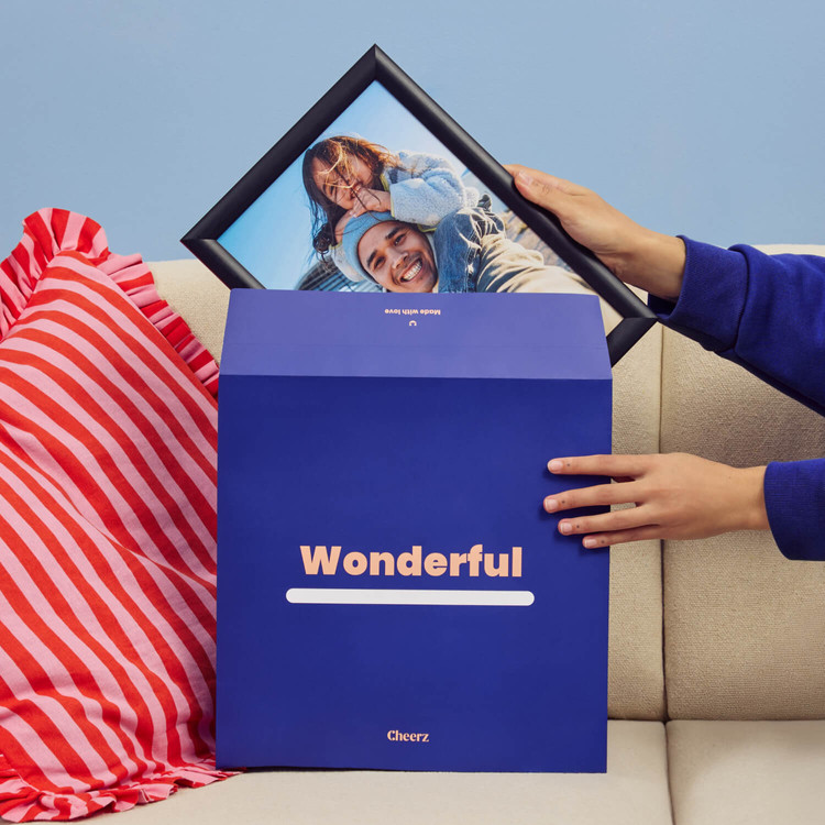 Marco de fotos y su funda de regalo Cheerz 4