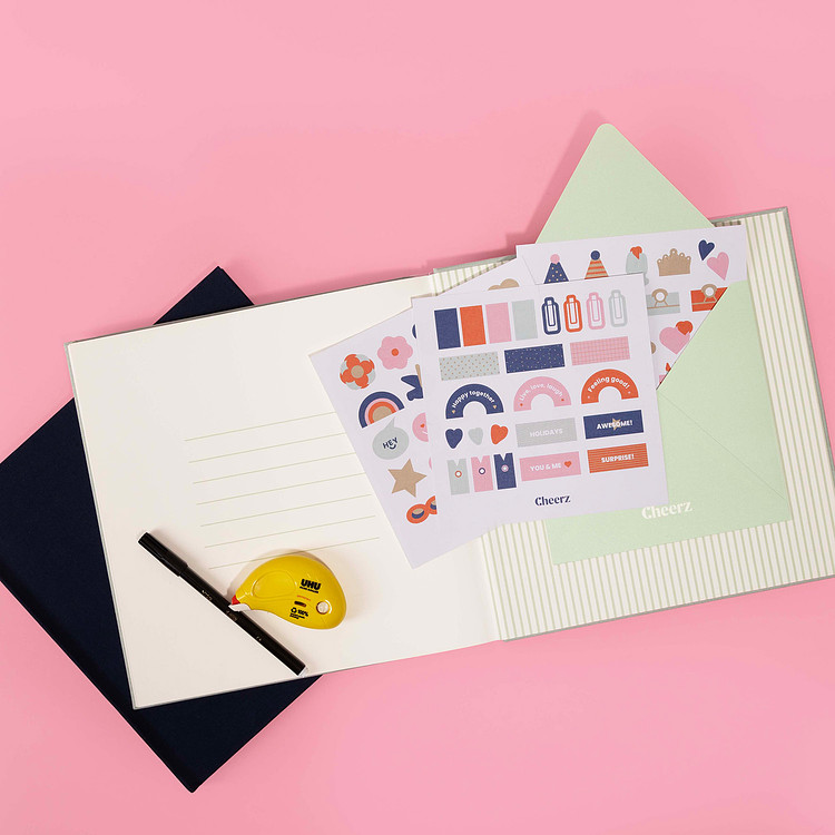 Travel scrapbooking photo album  Cheerz 4