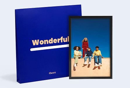 Photo frame and its gift pouch Cheerz